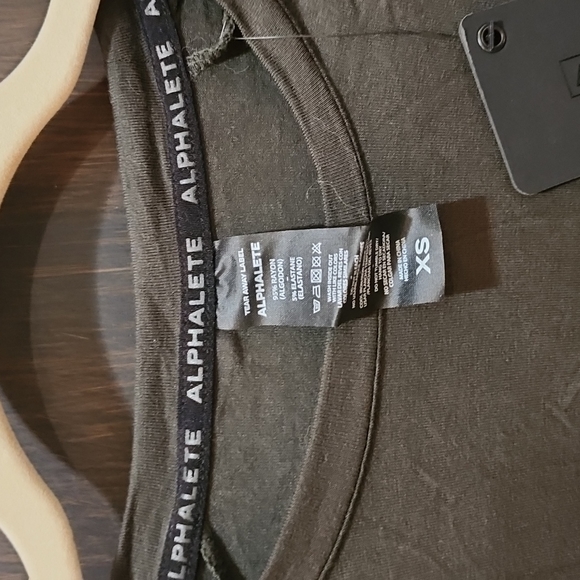 NWT Alphalete long sleeved tshirt - Picture 2 of 4